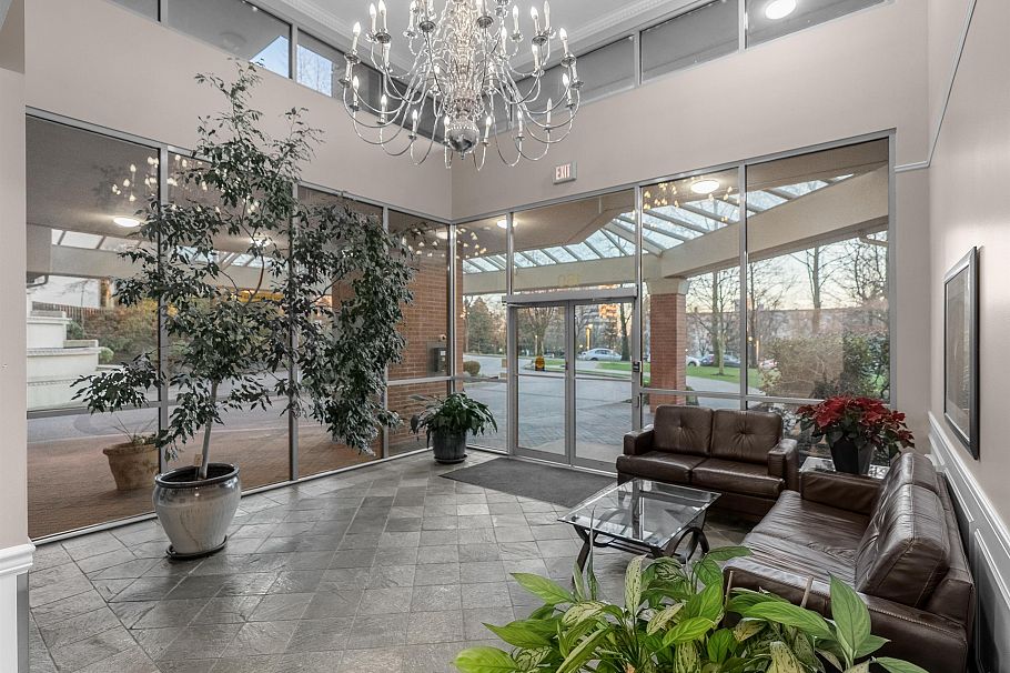 101 160 W Keith Road North Vancouver, BC - 27