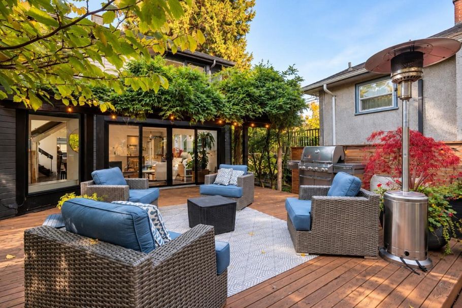 2835 W 13th Avenue Vancouver, BC - 1