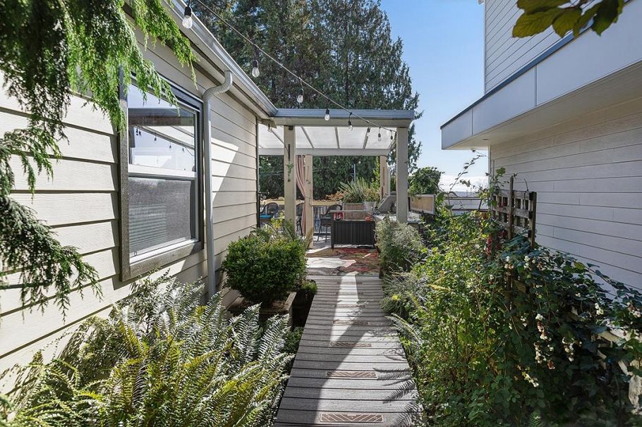 535 E Keith Road North Vancouver, BC - 28