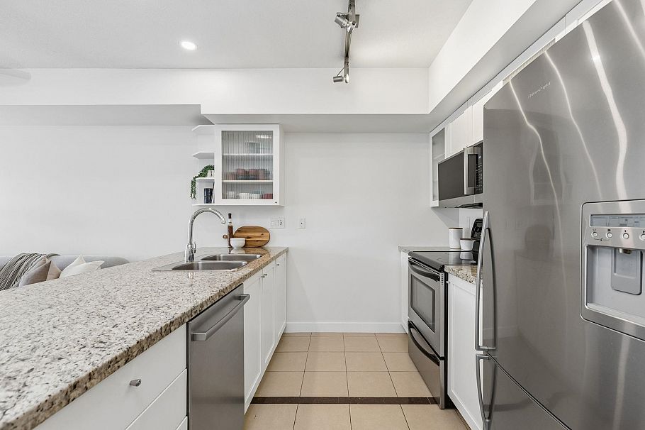 311 702 E King Edward Avenue Vancouver, BC - 13