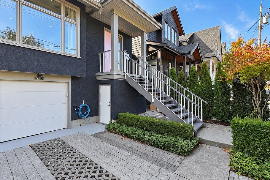 80 E 22nd Avenue Vancouver, BC - 2