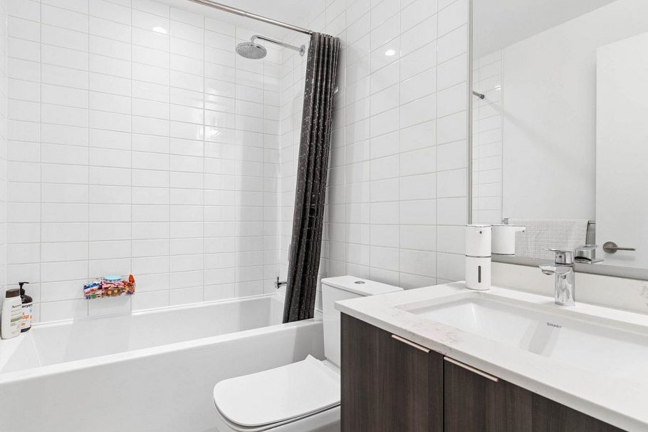 313 725 Marine Drive North Vancouver, BC - 26