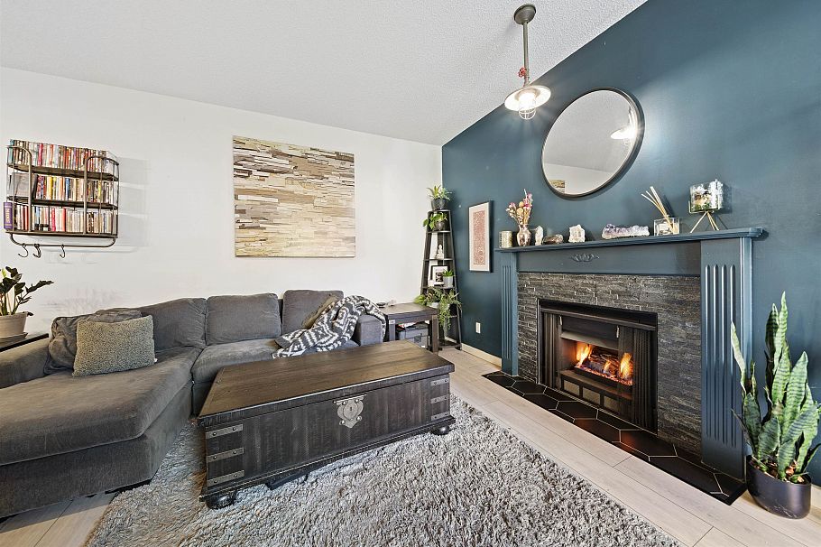 210 1924 Comox Street Vancouver, BC - 19