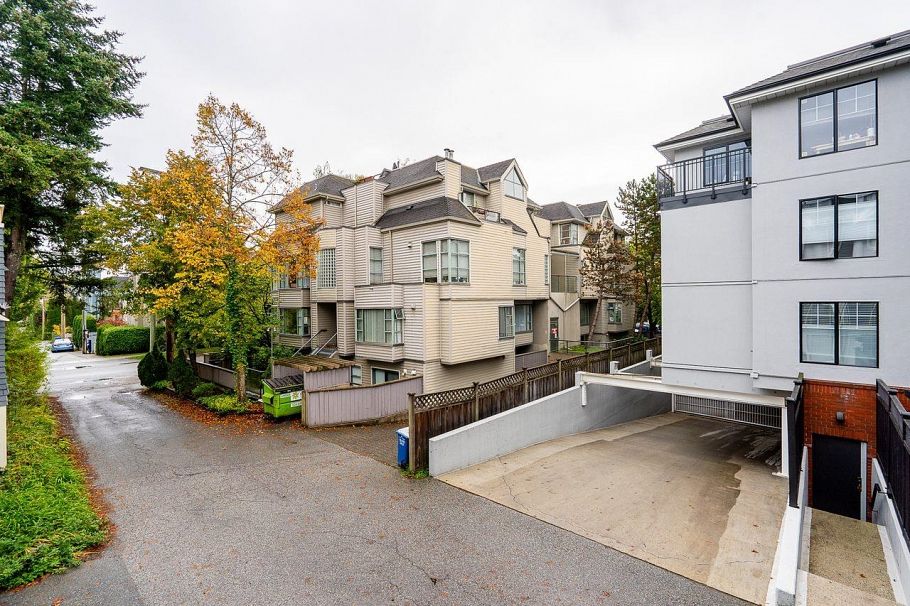 920 W 15th Avenue Vancouver, BC - 32