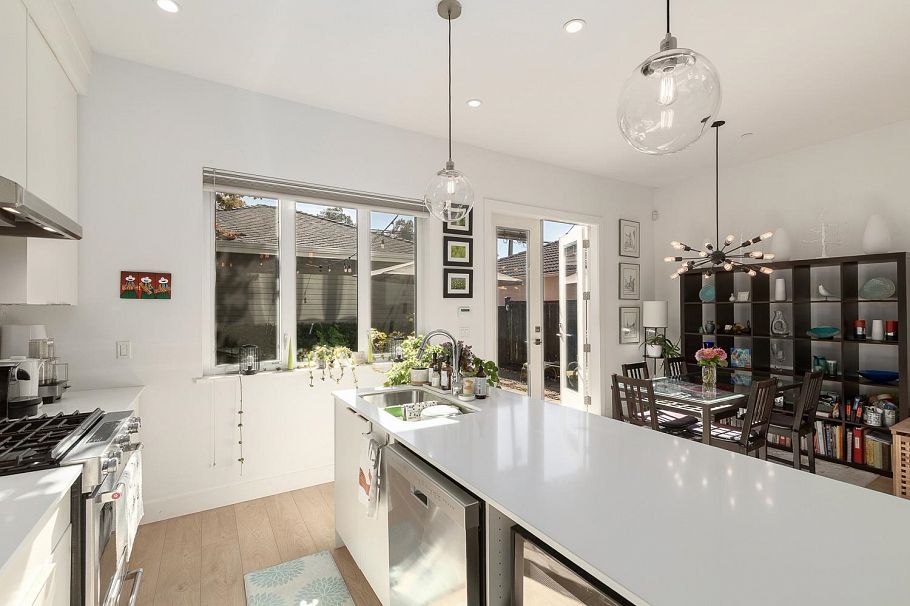 572 E 16th Avenue Vancouver, BC - 10