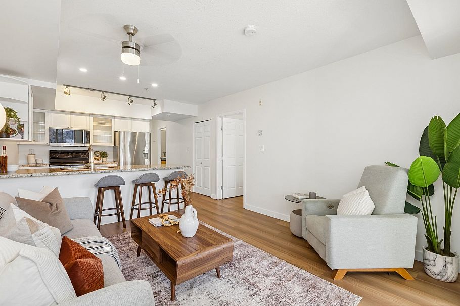 311 702 E King Edward Avenue Vancouver, BC - 5