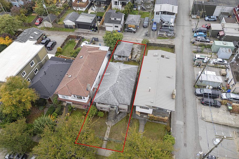 238 E 21st Avenue Vancouver, BC - 5