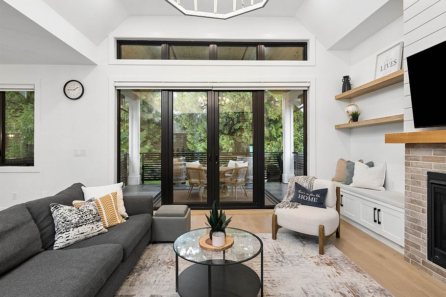 1260 Plateau Drive North Vancouver, BC - 12
