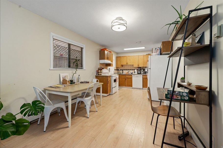 1375 E 18th Avenue Vancouver, BC - 7