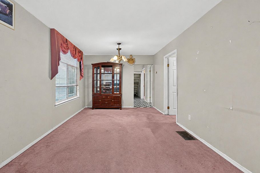 1429 E 11 Avenue Vancouver, BC - 3