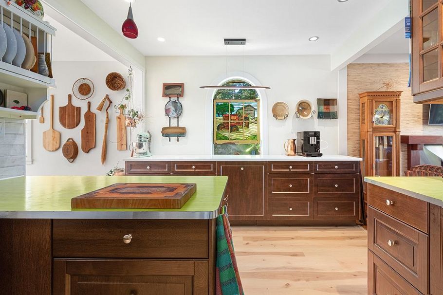 535 E Keith Road North Vancouver, BC - 8
