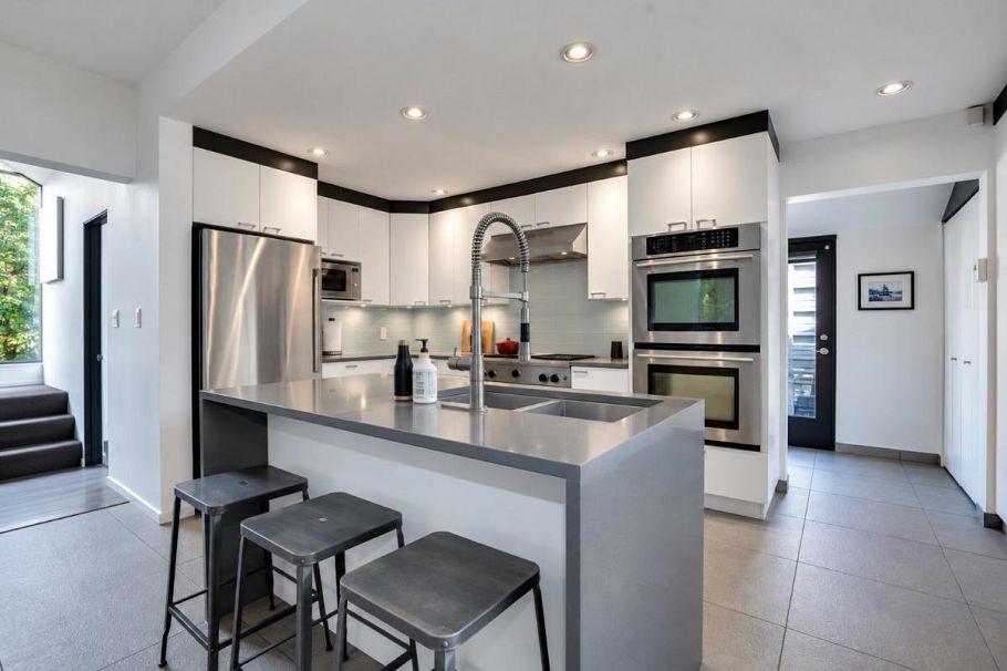 2835 W 13th Avenue Vancouver, BC - 14