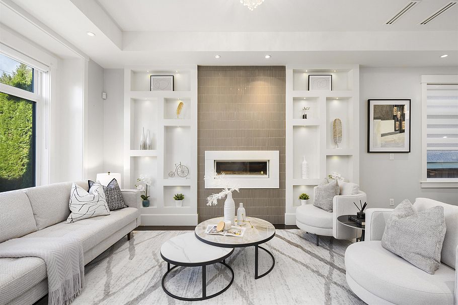 7380 Ontario Street Vancouver, BC - 1