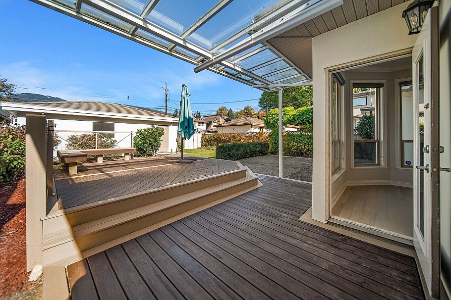 336 W 19th Street North Vancouver, BC - 29