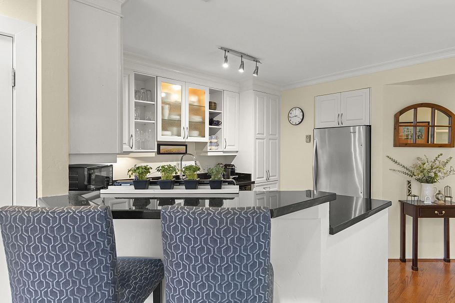 101 2535 York Avenue Vancouver, BC - 9