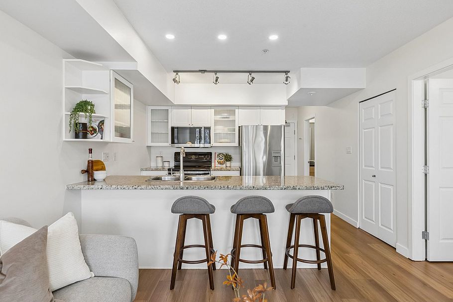 311 702 E King Edward Avenue Vancouver, BC - 8