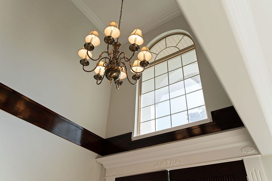 336 W 19th Street North Vancouver, BC - 6