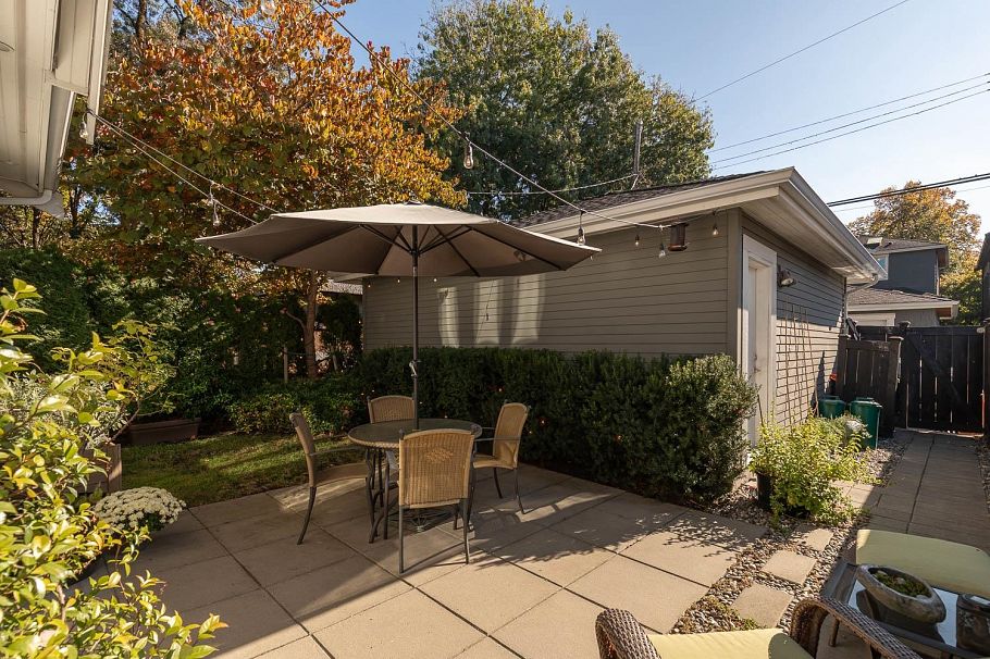 572 E 16th Avenue Vancouver, BC - 22