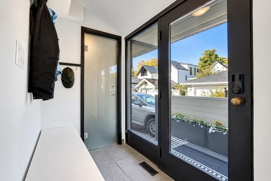 2835 W 13th Avenue Vancouver, BC - 17