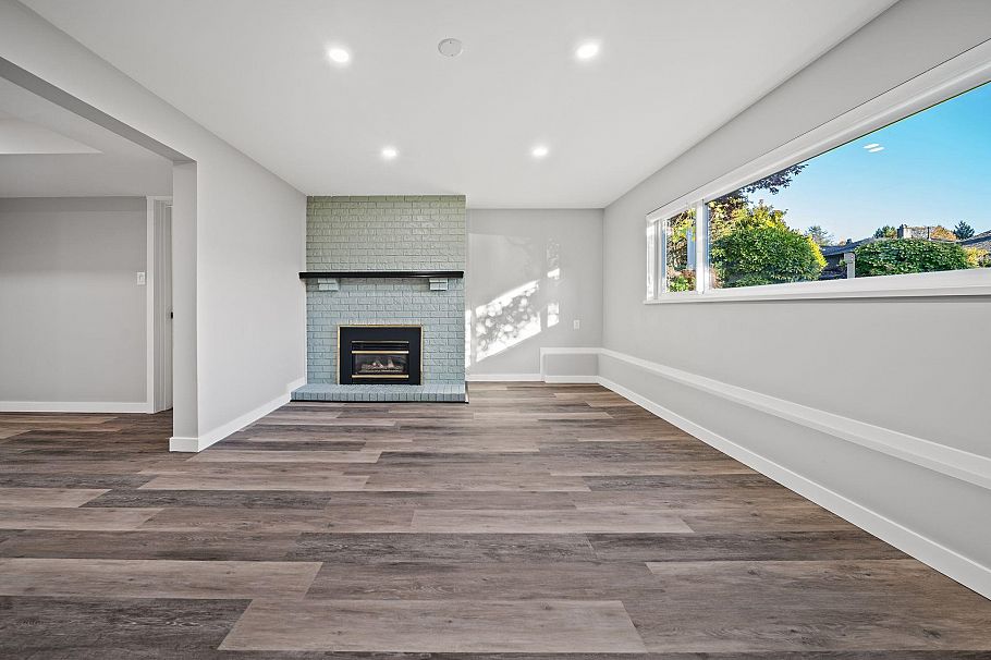 338 W 21st Street North Vancouver, BC - 25