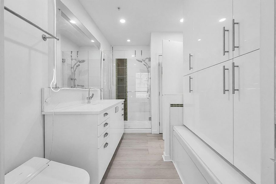 1002 1205 Howe Street Vancouver, BC - 21