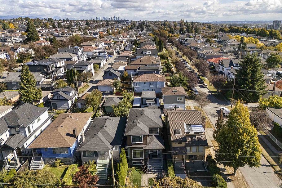7380 Ontario Street Vancouver, BC - 26