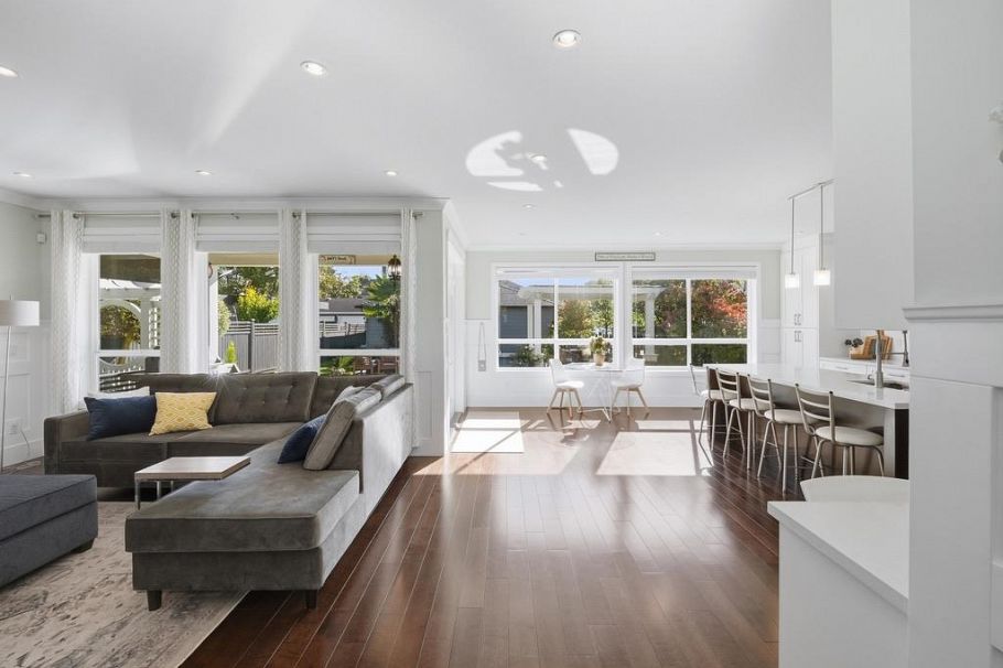355 E 15th Street North Vancouver, BC - 8