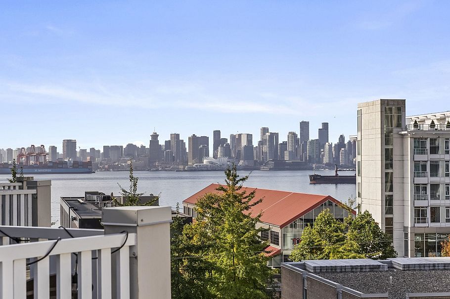 413 147 E 1st Street North Vancouver, BC - 2