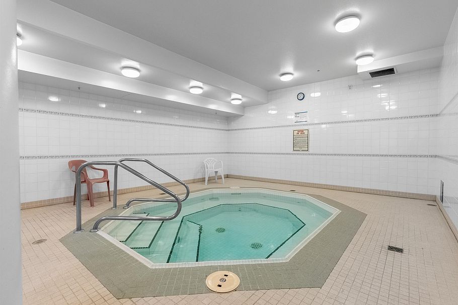 101 160 W Keith Road North Vancouver, BC - 24
