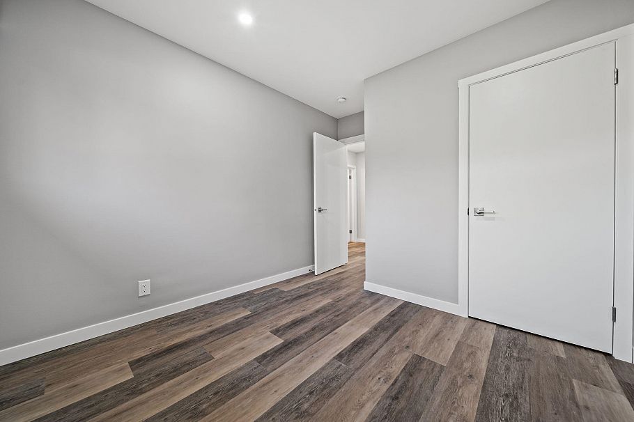 338 W 21st Street North Vancouver, BC - 17