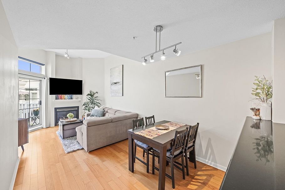 413 147 E 1st Street North Vancouver, BC - 12