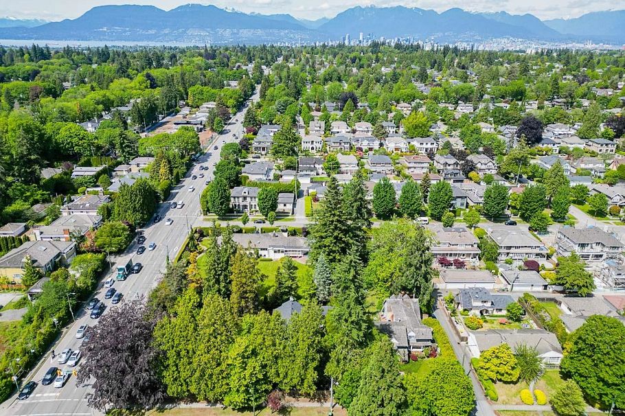 1461 W 49th Avenue Vancouver, BC - 25