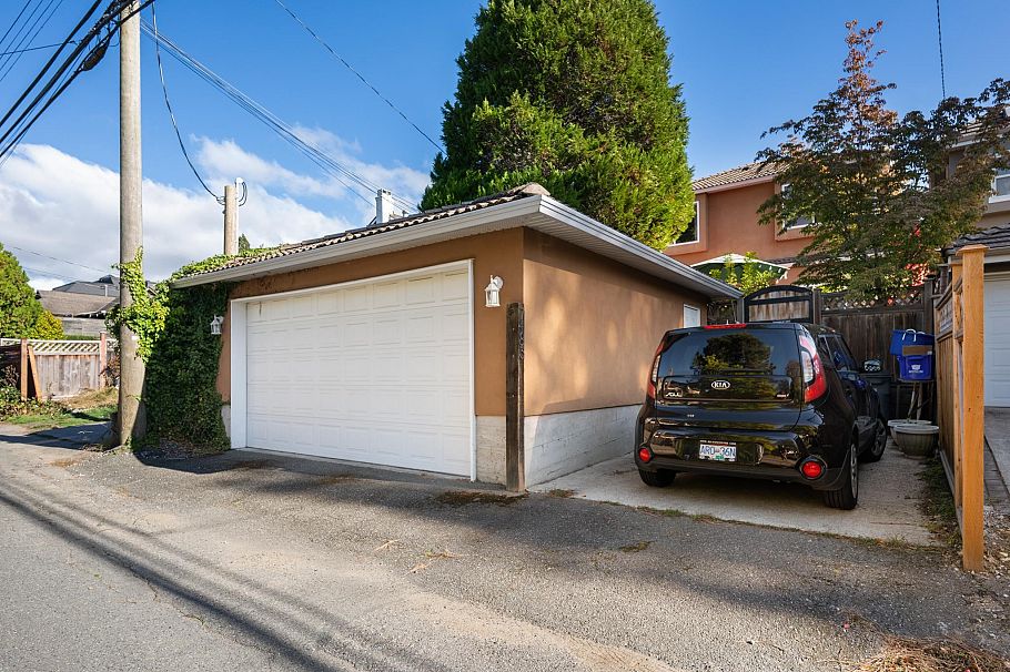 7483 West Boulevard Vancouver, BC - 32