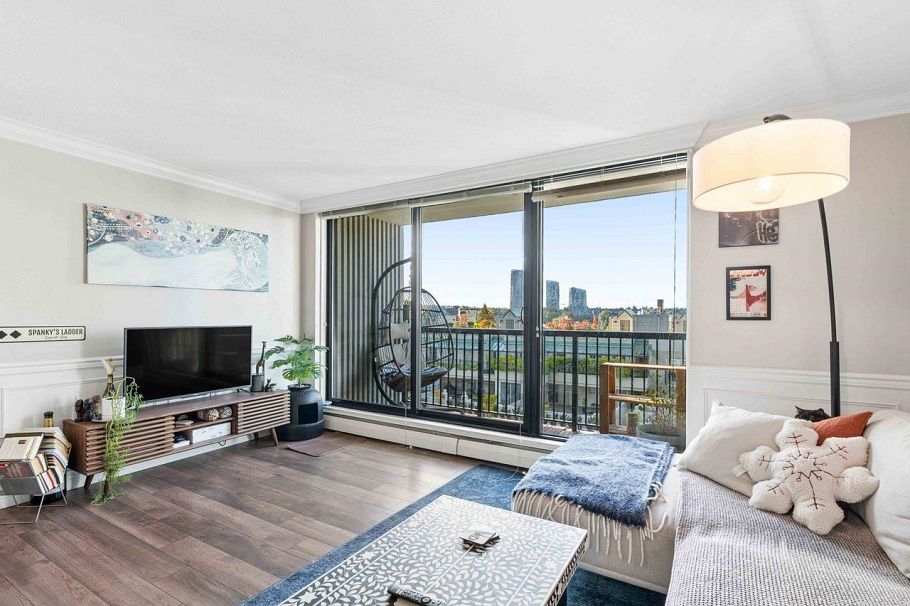 207 1330 Harwood Street Vancouver, BC - 2