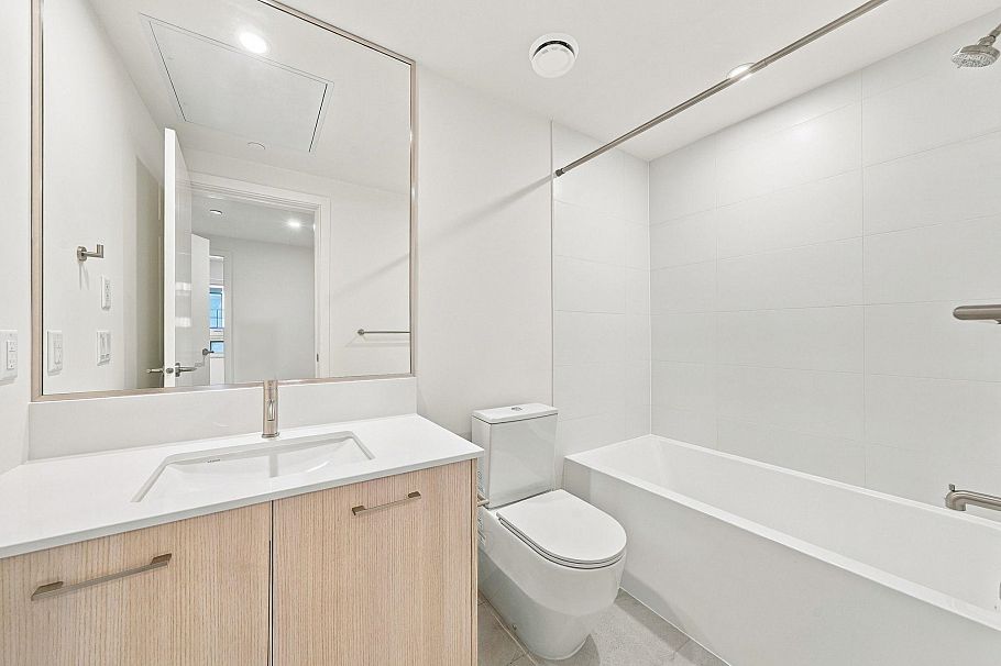 111 950 Lytton Street North Vancouver, BC - 26