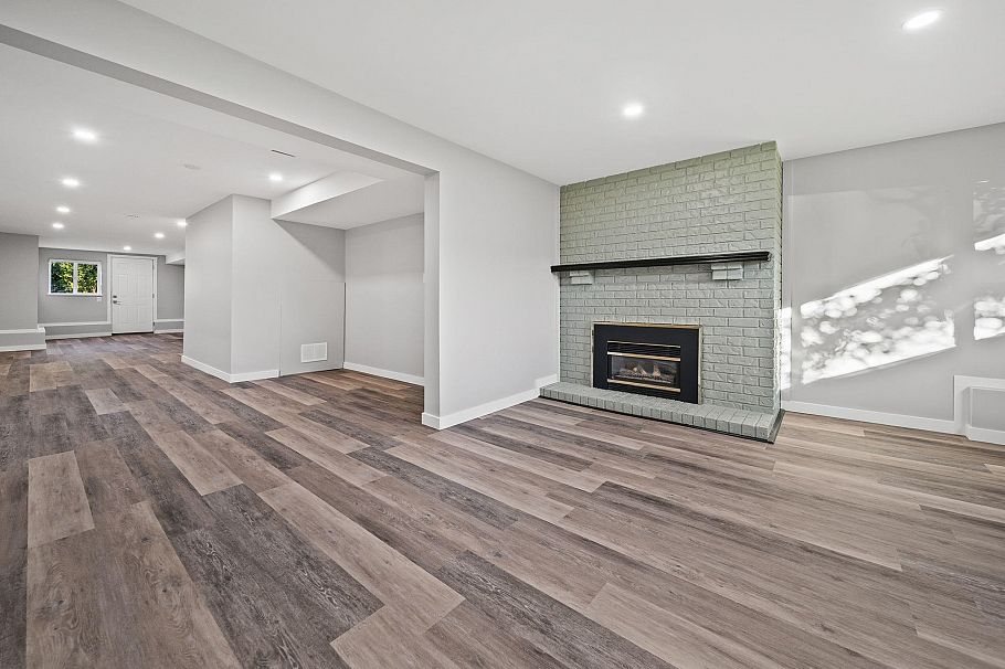 338 W 21st Street North Vancouver, BC - 24
