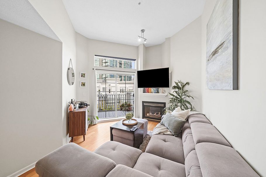 413 147 E 1st Street North Vancouver, BC - 5