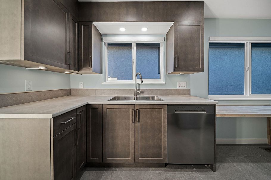 338 W 21st Street North Vancouver, BC - 10