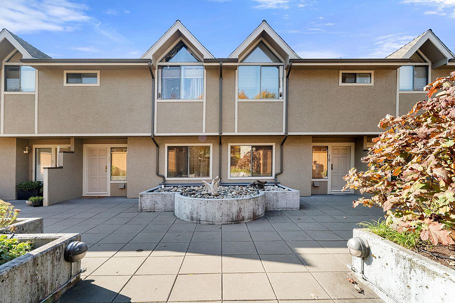19 2133 St George's Avenue North Vancouver, BC - 2