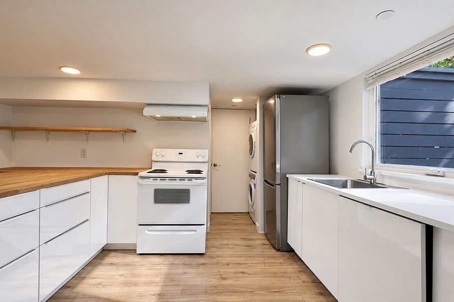 80 E 22nd Avenue Vancouver, BC - 30