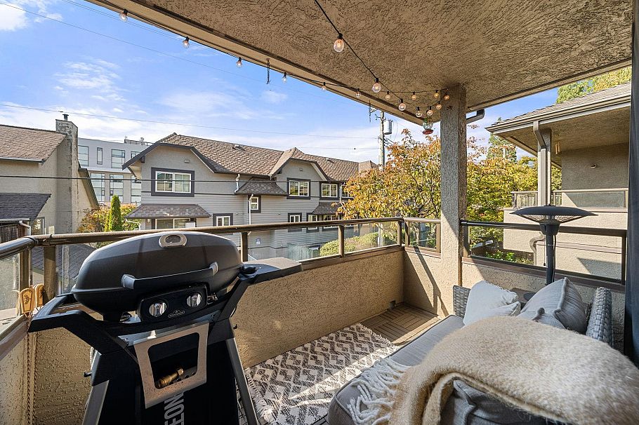 19 2133 St George's Avenue North Vancouver, BC - 33