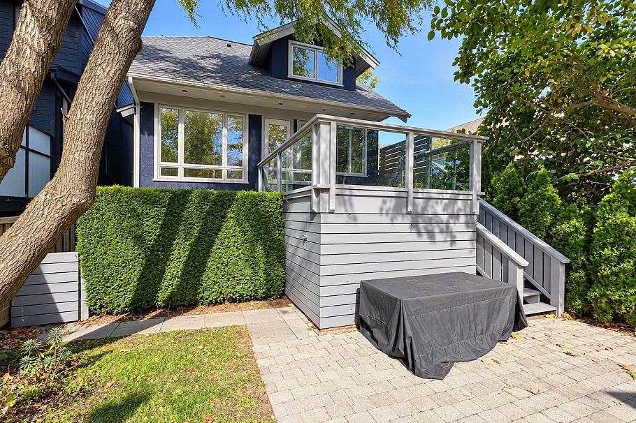 80 E 22nd Avenue Vancouver, BC - 36