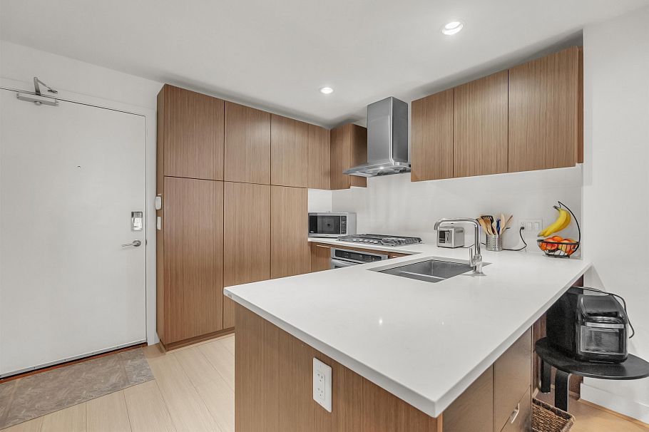 609 6033 Gray Avenue Vancouver, BC - 6