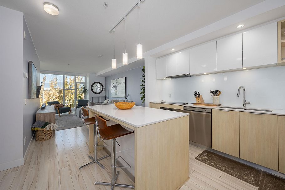 409 111 E 3rd Street North Vancouver, BC - 2
