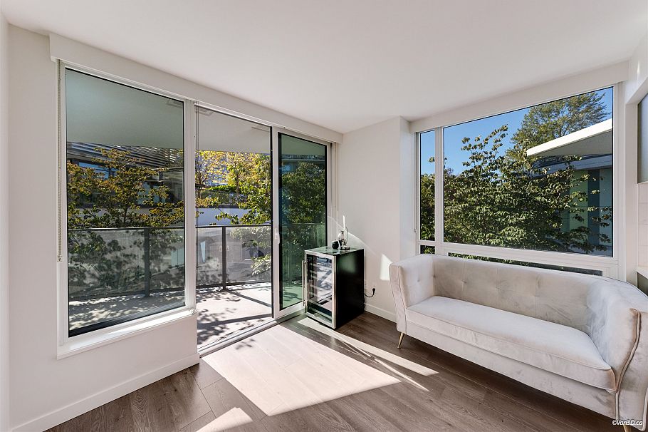 301 8189 Cambie Street Vancouver, BC - 1