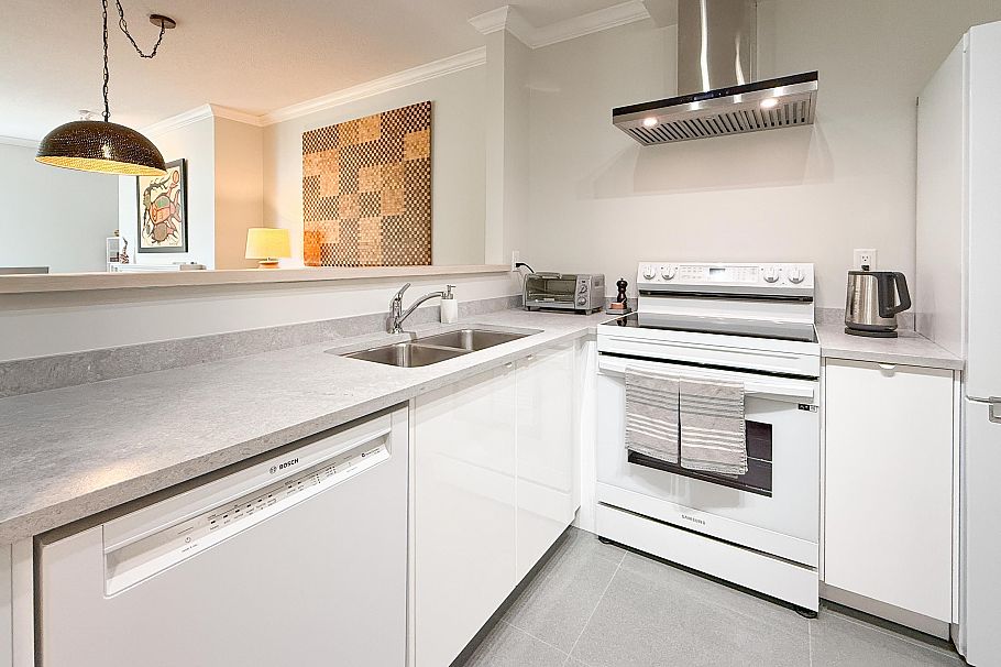 303 2080 E Kent Avenue South Vancouver, BC - 4