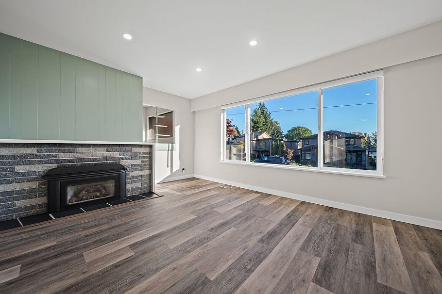 338 W 21st Street North Vancouver, BC - 3