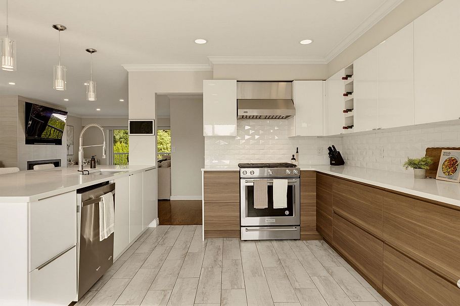 773 E 12th Street North Vancouver, BC - 3