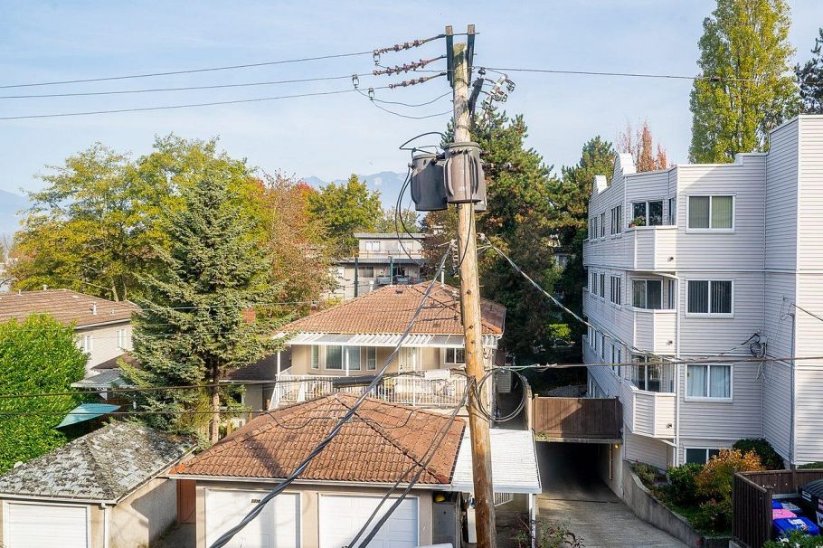 408 2333 Triumph Street Vancouver, BC - 9