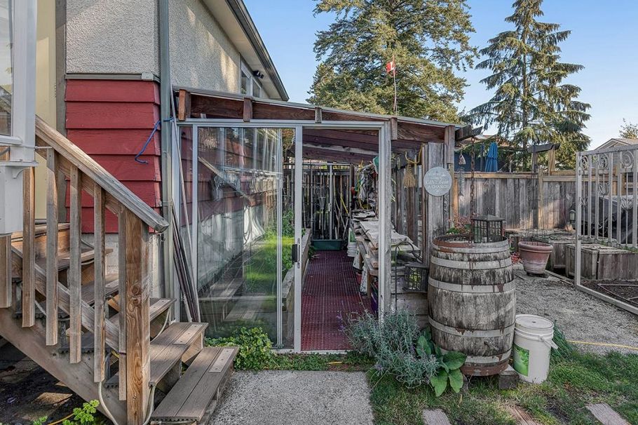 535 E Keith Road North Vancouver, BC - 27
